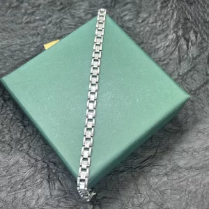 Elegant Interlock 92.5 Gents Silver Bracelet